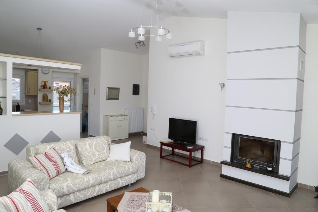 Konstantinos Luxury Apartment 케라모티 외부 사진