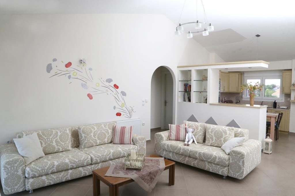 Konstantinos Luxury Apartment 케라모티 외부 사진