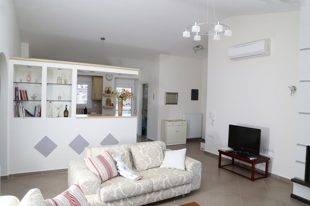 Konstantinos Luxury Apartment 케라모티 외부 사진